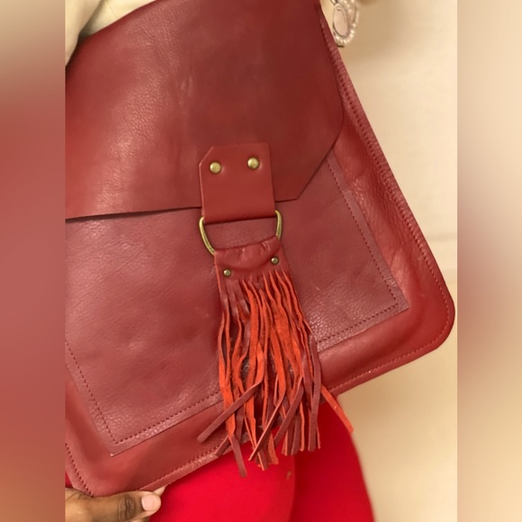 LISA LEONARD Deep Ruby Red Leather Cross-body Handbag - - Picture 11 of 12